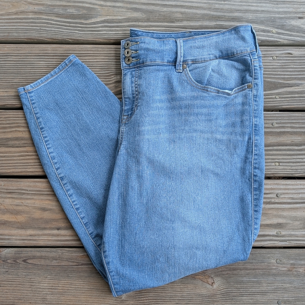Torrid Light Blue Jeggings Size 26